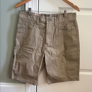Prana Double Peak shorts in a sandbar color / Men's Tan Cargo Shorts